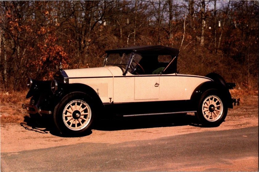 Vintage advertising postcard front, 1926 Pierce Arrow 80 Runabout, the smaller Pierce, Shatterproof Glass Corporation advertising postcard